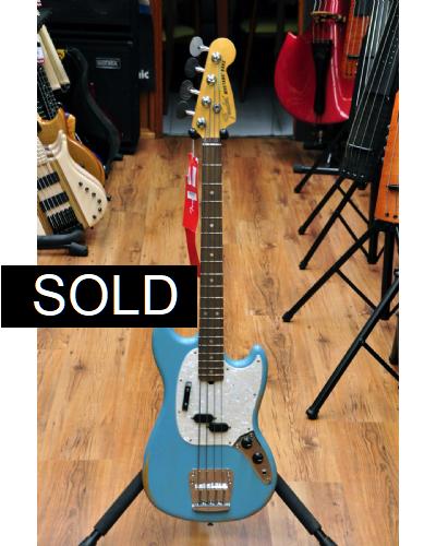 Fender JMJ Road Worn Mustang Bass Faded Daphne Blue